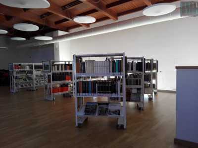 Ma anche stavolta il "pezzo forte" � costituito dalla biblioteca "vera e propria"...